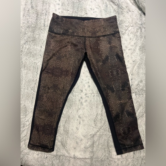 Lululemon Wunder Under Crop II *Full-On Luon
Golden Godess Cashew Multi / Black - Picture 4 of 5